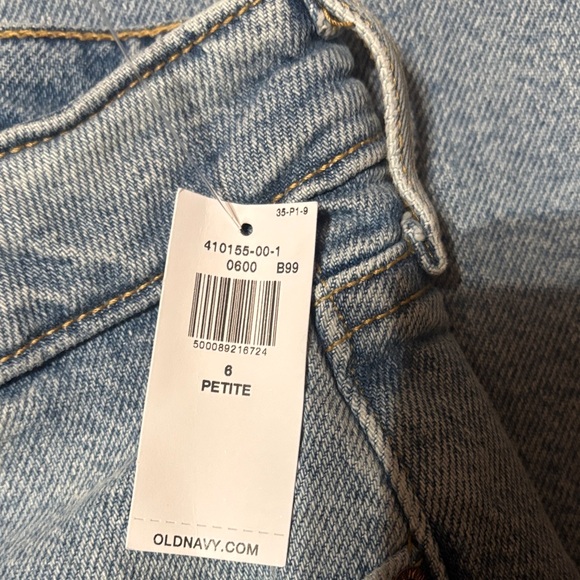 Old Navy Light Wash Women's Flare Jeans - Picture 3 of 4